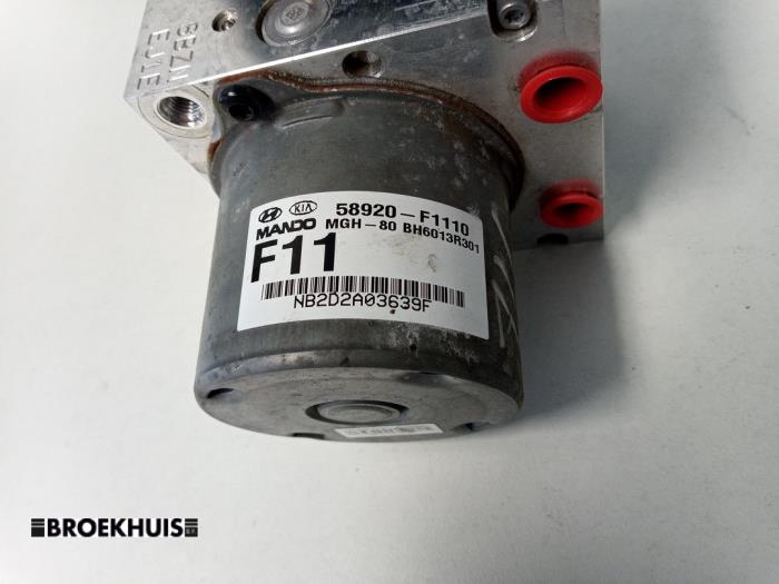 ABS pump Kia Sportage 1.7 CRDi 16V 4x2 58920F1110 D4FD