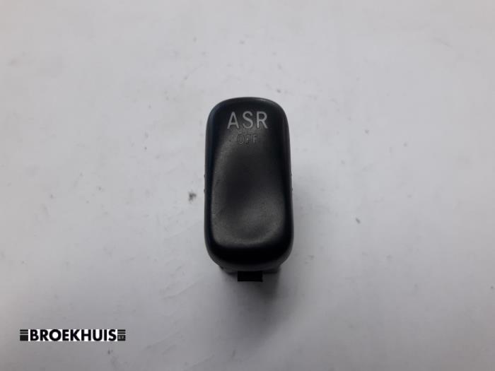 ASR Schalter van een Mercedes Sprinter