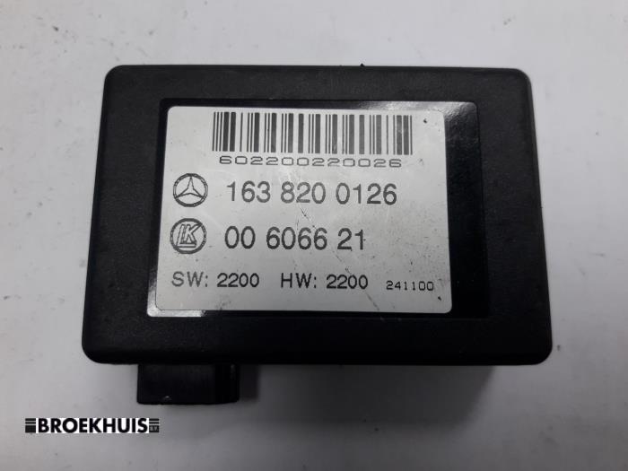Begagnade Regnsensor Mercedes ML I (163) 270 2.7 CDI 20V Pris € 25,00 Marginaltabell erbjuds av Autobedrijf Broekhuis B.V.