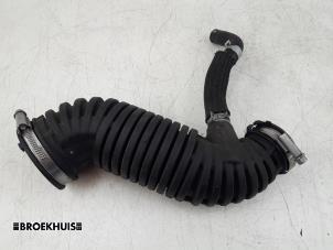 Used Air intake hose Kia Sportage (QL) 1.7 CRDi 16V 4x2 Price € 30,00 Margin scheme offered by Autobedrijf Broekhuis B.V.