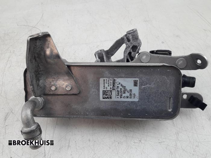 Oil cooler from a BMW 5 serie Touring (F11) 520d 16V 2016