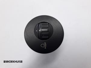Used AIH headlight switch Iveco New Daily IV 35C14V, C14V/P, S14C, S14C/P, S14V, S14V/P Price € 10,00 Margin scheme offered by Autobedrijf Broekhuis B.V.
