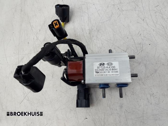 Begagnade Trycksensor, luftkonditionering Kia Niro I (DE) E-Niro 64 kWh Pris € 150,00 Marginaltabell erbjuds av Autobedrijf Broekhuis B.V.