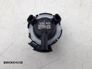 Usados Sensor de airbag Skoda Kodiaq 2.0 TDI 150 16V Precio € 20,00 Norma de margen ofrecido por Autobedrijf Broekhuis B.V.