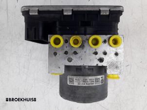 Used ABS pump Skoda Kodiaq 2.0 TDI 150 16V Price € 150,00 Margin scheme offered by Autobedrijf Broekhuis B.V.
