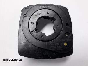 Usagé Capteur angle de braquage Renault Espace (JK) 2.2 dCi 16V Prix € 25,00 Règlement à la marge proposé par Autobedrijf Broekhuis B.V.