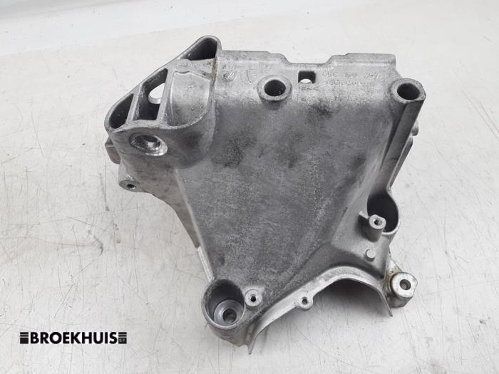 Used Engine mount Volkswagen Golf VIII (CD1) 1.0 eTSI 12V Price € 35,00 Margin scheme offered by Autobedrijf Broekhuis B.V.