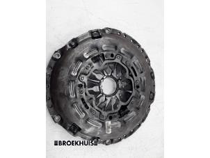 Used Pressure plate Renault Master IV (FV) 2.3 dCi 100 16V FWD Price on request offered by Autobedrijf Broekhuis B.V.