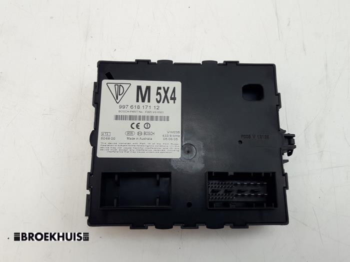 Używane Modul centralnego zamka Porsche 911 (997) 3.8 24V Carrera S Cena € 75,00 Procedura marży oferowane przez Autobedrijf Broekhuis B.V.