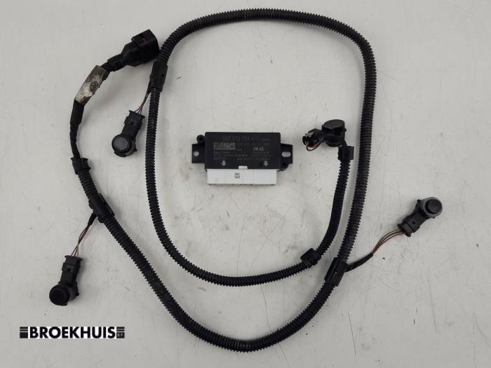 PDC Sensor Set from a Volkswagen Golf VII Variant (AUVV) 1.0 TSI 12V BlueMotion Technology 2015