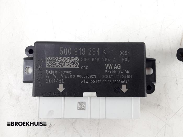 PDC Sensor Set from a Volkswagen Golf VII Variant (AUVV) 1.0 TSI 12V BlueMotion Technology 2015