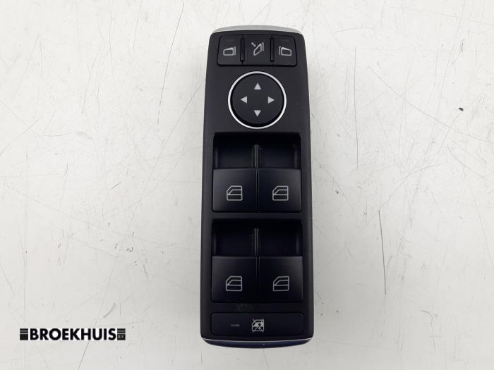 Usados Interruptor de ventanilla eléctrica Tesla Model S 70 Precio € 50,00 Norma de margen ofrecido por Autobedrijf Broekhuis B.V.