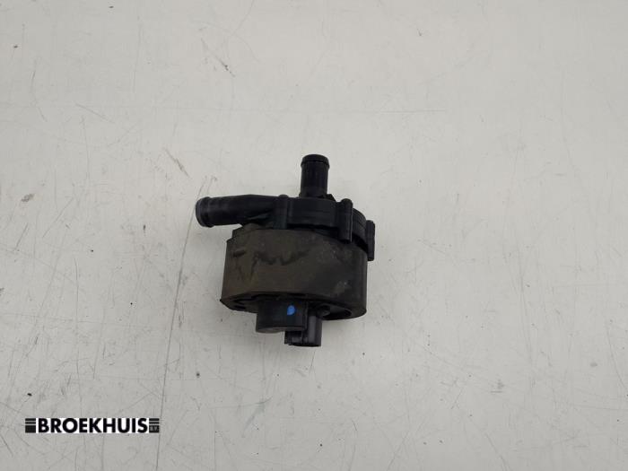 Begagnade Extra vattenpump Tesla Model S 70 Pris € 50,00 Marginaltabell erbjuds av Autobedrijf Broekhuis B.V.