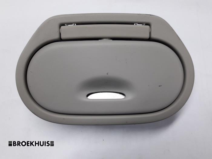 Rear view mirror from a Renault Grand Scénic III (JZ) 1.5 dCi 110 2013