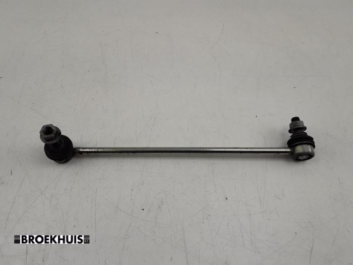 Anti-roll bar guide from a Volkswagen Golf VII (AUA) 1.0 TSI 12V BlueMotion 2019