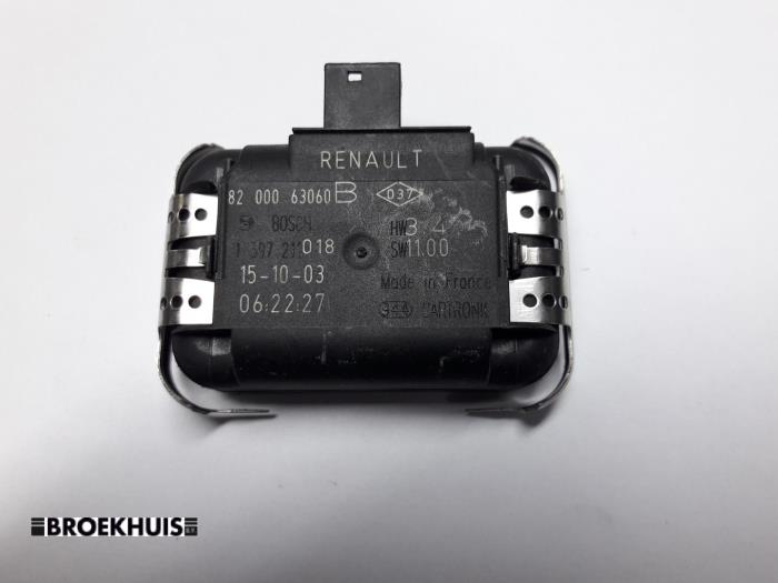 Begagnade Regnsensor Renault Laguna II (BG) 1.9 dCi 120 Pris € 10,00 Marginaltabell erbjuds av Autobedrijf Broekhuis B.V.