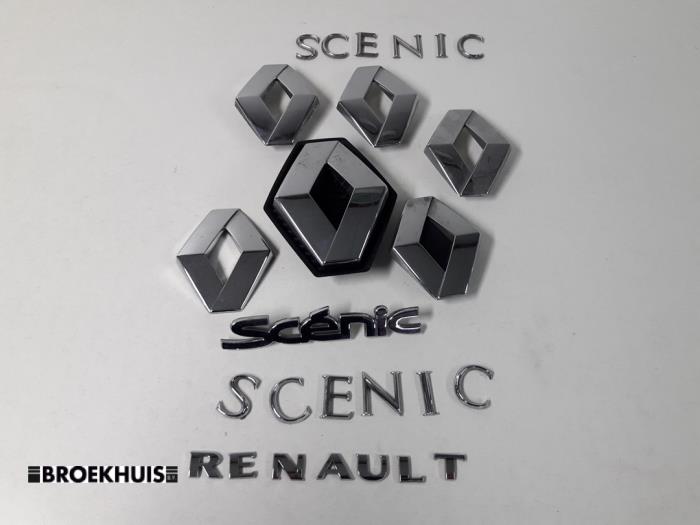 Używane Emblemat Renault Scénic II (JM) Cena € 15,00 Procedura marży oferowane przez Autobedrijf Broekhuis B.V.