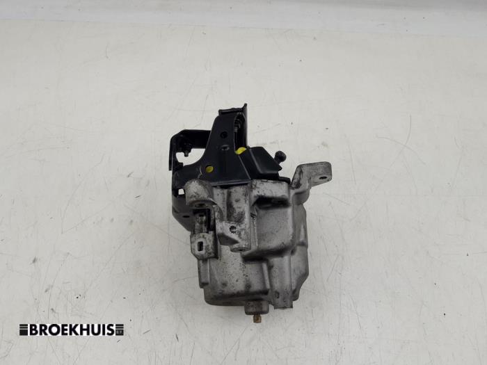 Fuel filter housing Ford Focus III Wagon 1.6 TDCi AV6Q9180CA