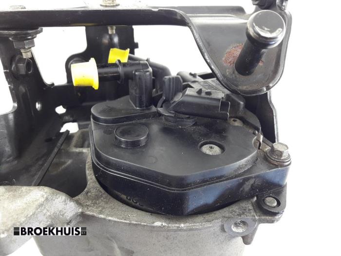 Fuel filter housing Ford Focus III Wagon 1.6 TDCi AV6Q9180CA