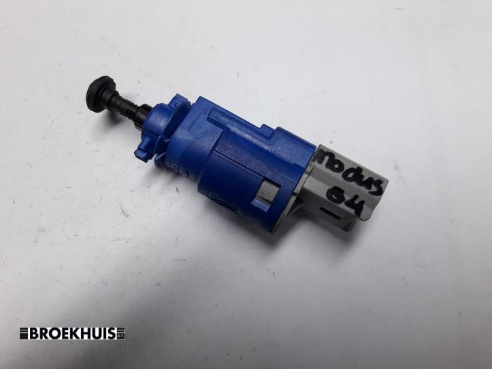 Używane Przelacznik sprzegla Renault Modus/Grand Modus (JP) 1.6 16V Cena € 5,00 Procedura marży oferowane przez Autobedrijf Broekhuis B.V.