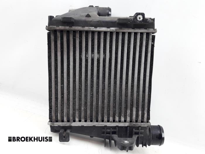 Usados Intercooler Peugeot 308 SW (L4/L9/LC/LJ/LR) 1.6 BlueHDi 120 Precio € 40,00 Norma de margen ofrecido por Autobedrijf Broekhuis B.V.