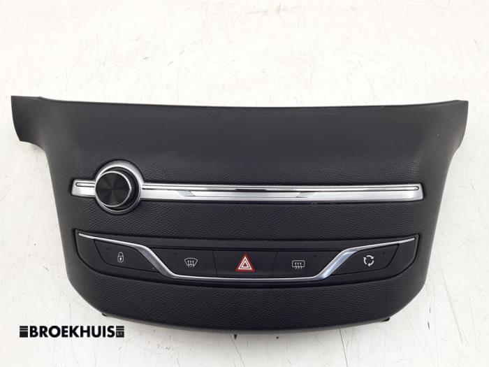 Unidad de control multimedia de un Peugeot 308 SW (L4/L9/LC/LJ/LR) 1.6 BlueHDi 120 2015