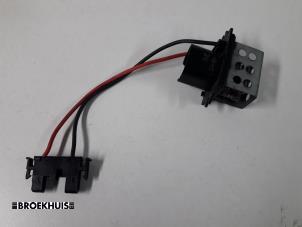Used Cooling fan resistor Renault Clio III (BR/CR) 1.2 16V 75 Price € 15,00 Margin scheme offered by Autobedrijf Broekhuis B.V.