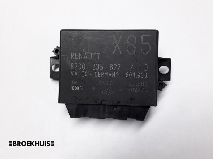 Towbar module from a Renault Clio III (BR/CR) 1.2 16V 75 2006
