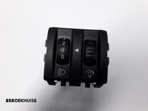 Used AIH headlight switch Renault Clio III (BR/CR) 1.5 dCi 85 Price € 10,00 Margin scheme offered by Autobedrijf Broekhuis B.V.