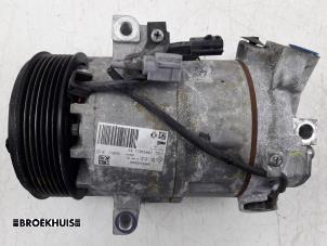 Used Air conditioning pump Renault Captur (2R) 0.9 Energy TCE 12V Price € 100,00 Margin scheme offered by Autobedrijf Broekhuis B.V.