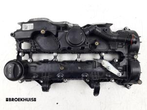 Używane Pokrywa zaworów Mercedes C (W205) C-200d 1.6 Turbo 16V Cena € 100,00 Procedura marży oferowane przez Autobedrijf Broekhuis B.V.