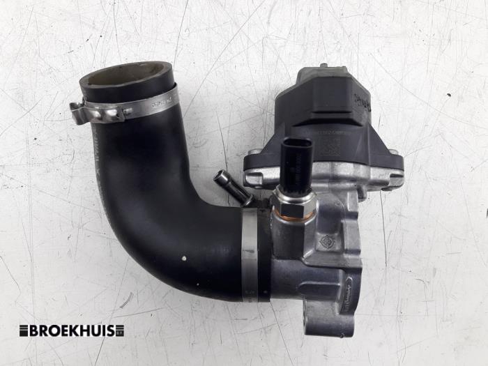EGR valve from a Mercedes-Benz C (W205) C-200d 1.6 Turbo 16V 2019