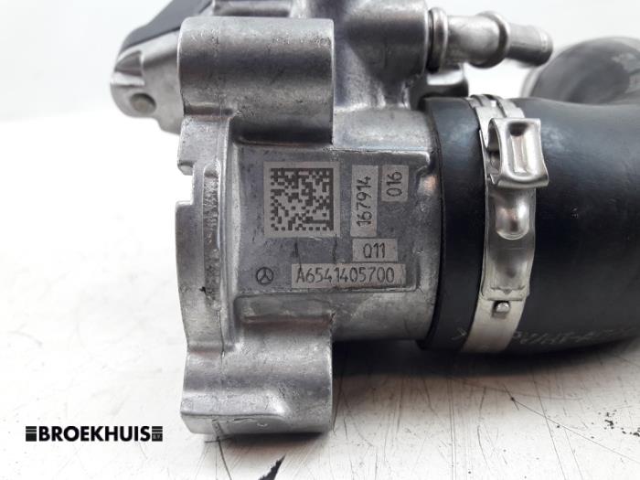 EGR valve from a Mercedes-Benz C (W205) C-200d 1.6 Turbo 16V 2019