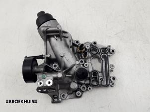 Usados Cuerpo de filtro de aceite Mercedes C (W205) C-200d 1.6 Turbo 16V Precio € 135,00 Norma de margen ofrecido por Autobedrijf Broekhuis B.V.