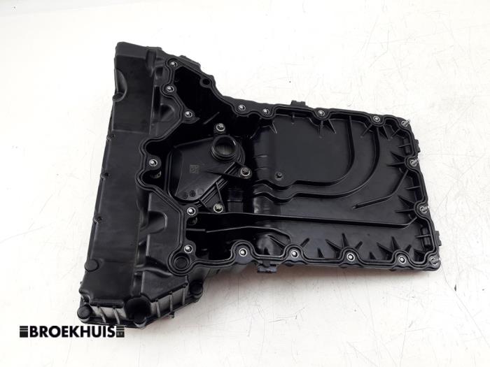 Sump from a Mercedes-Benz C (W205) C-200d 1.6 Turbo 16V 2019