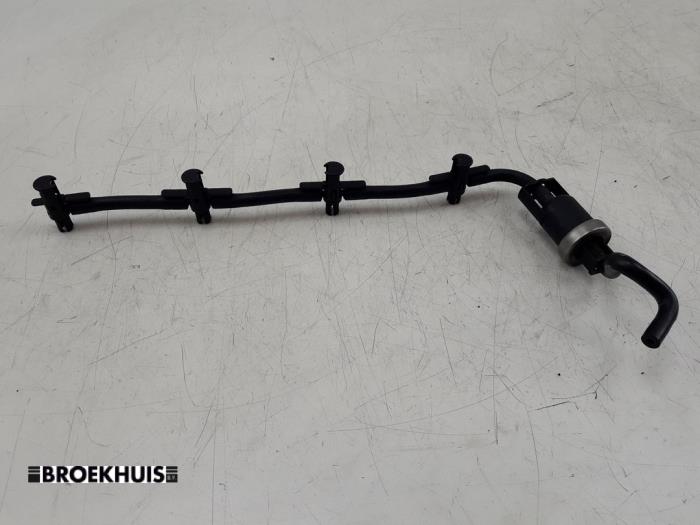 Usagé Conduit de carburant Volkswagen Passat Variant (3C5) 2.0 TDI 16V 140 Prix € 20,00 Règlement à la marge proposé par Autobedrijf Broekhuis B.V.
