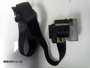 Used Seatbelt tensioner, left Mercedes C Combi (S203) 2.2 C-200 CDI 16V Price € 50,00 Margin scheme offered by Autobedrijf Broekhuis B.V.