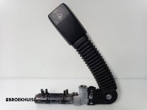 Used Seatbelt tensioner, right BMW 3 serie (E46/4) 320d 16V Price € 20,00 Margin scheme offered by Autobedrijf Broekhuis B.V.