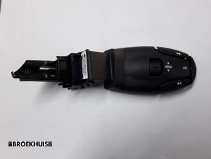 Used Steering wheel mounted radio control Peugeot 407 (6D) 2.0 HDiF 16V Price € 10,00 Margin scheme offered by Autobedrijf Broekhuis B.V.