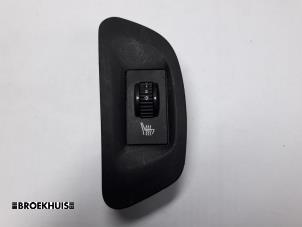 Used Seat heating switch Peugeot 407 (6D) 2.0 16V Price € 5,00 Margin scheme offered by Autobedrijf Broekhuis B.V.
