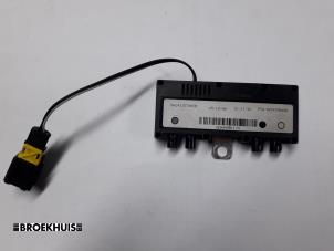 Used Antenna Amplifier Peugeot 407 SW (6E) 2.2 16V Price € 10,00 Margin scheme offered by Autobedrijf Broekhuis B.V.