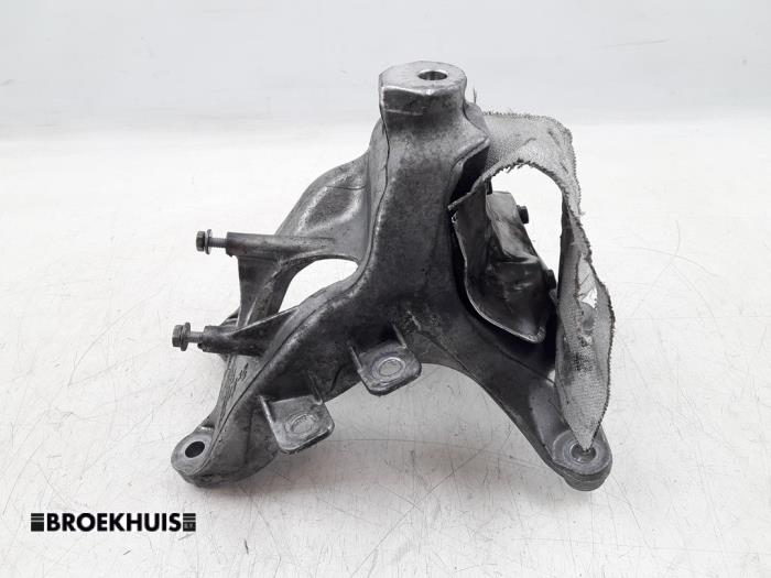 Used Engine mount Audi A4 (B9) 2.0 T MHEV 16V Price € 20,00 Margin scheme offered by Autobedrijf Broekhuis B.V.