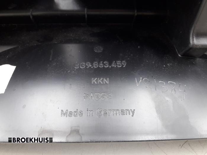 Abdeckplatte sonstige van een Volkswagen Passat Variant (3G5) 1.6 TDI 16V 2017