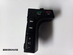Used Steering wheel mounted radio control Volvo XC70 (SZ) XC70 2.4 D5 20V Price € 15,00 Margin scheme offered by Autobedrijf Broekhuis B.V.