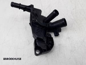 Used Thermostat housing Renault Clio IV (5R) 0.9 Energy TCE 90 12V Price € 20,00 Margin scheme offered by Autobedrijf Broekhuis B.V.