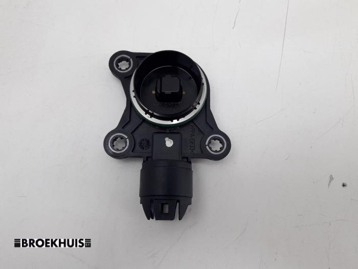 Camshaft sensor from a MINI Countryman (R60) 1.6 16V One 2014