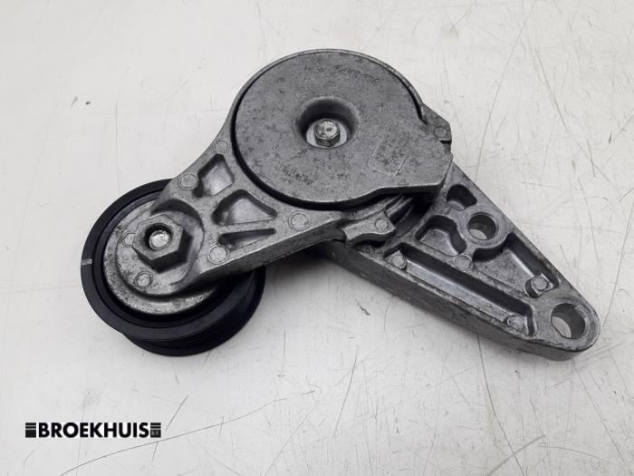 Usados Tensor correa múltiple Ford Kuga II (DM2) 1.5 EcoBoost 16V 120 Precio € 25,00 Norma de margen ofrecido por Autobedrijf Broekhuis B.V.