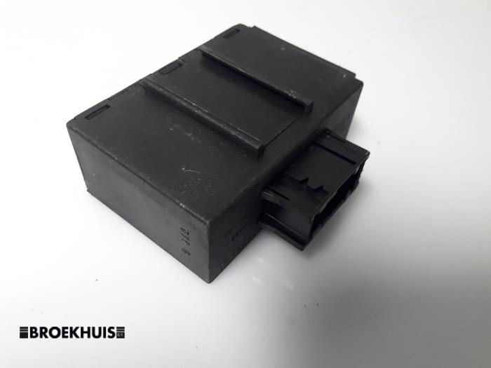 Begagnade Relä Peugeot 406 Break (8E/F) 1.9 dT Pris € 10,00 Marginaltabell erbjuds av Autobedrijf Broekhuis B.V.