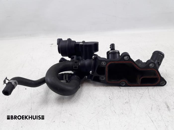Thermostat housing from a Renault Kadjar (RFEH) 1.2 Energy TCE 130 2016