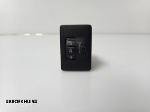 Used AIH headlight switch Daihatsu Terios (J2) 1.5 16V DVVT 4x2 Euro 4 Price € 5,00 Margin scheme offered by Autobedrijf Broekhuis B.V.